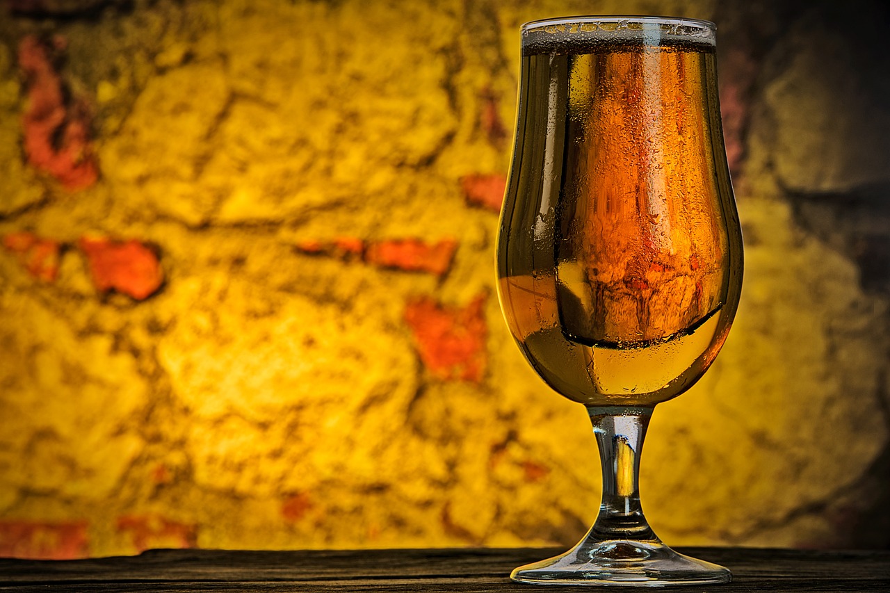 Najlepsze piwa z dodatkiem cytrusów: odkryj orzeźwiające smaki