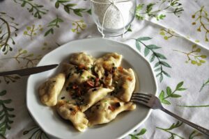 Pierogi ruskie – klasyka polskiej kuchni, którą warto znać